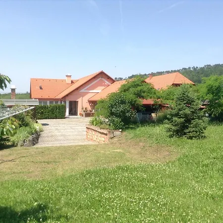 Piros Samstag Auf Samstag Villa Balatongyorok