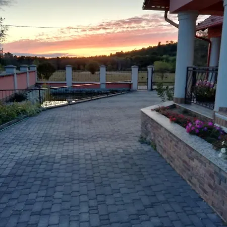 Villa Piros Samstag Auf Samstag *